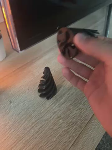 Twist and calm fidget toy